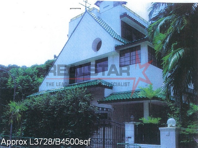 IDEAL CENTRAL PLOT FOR A DREAM HOME.   1KM TO REKNOWED SCHOOLS, NEAR AMENITIES, MINS TO ORCHARD
